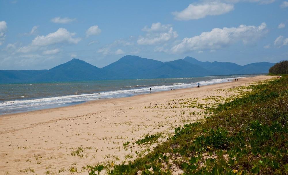 The York Beachfront Holiday Apartments Yorkeys Knob Zewnętrze zdjęcie
