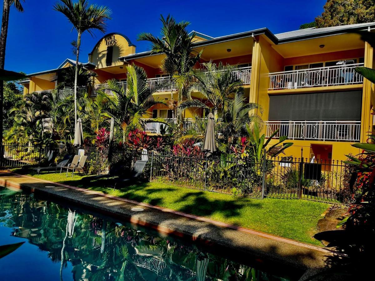 The York Beachfront Holiday Apartments Yorkeys Knob Zewnętrze zdjęcie