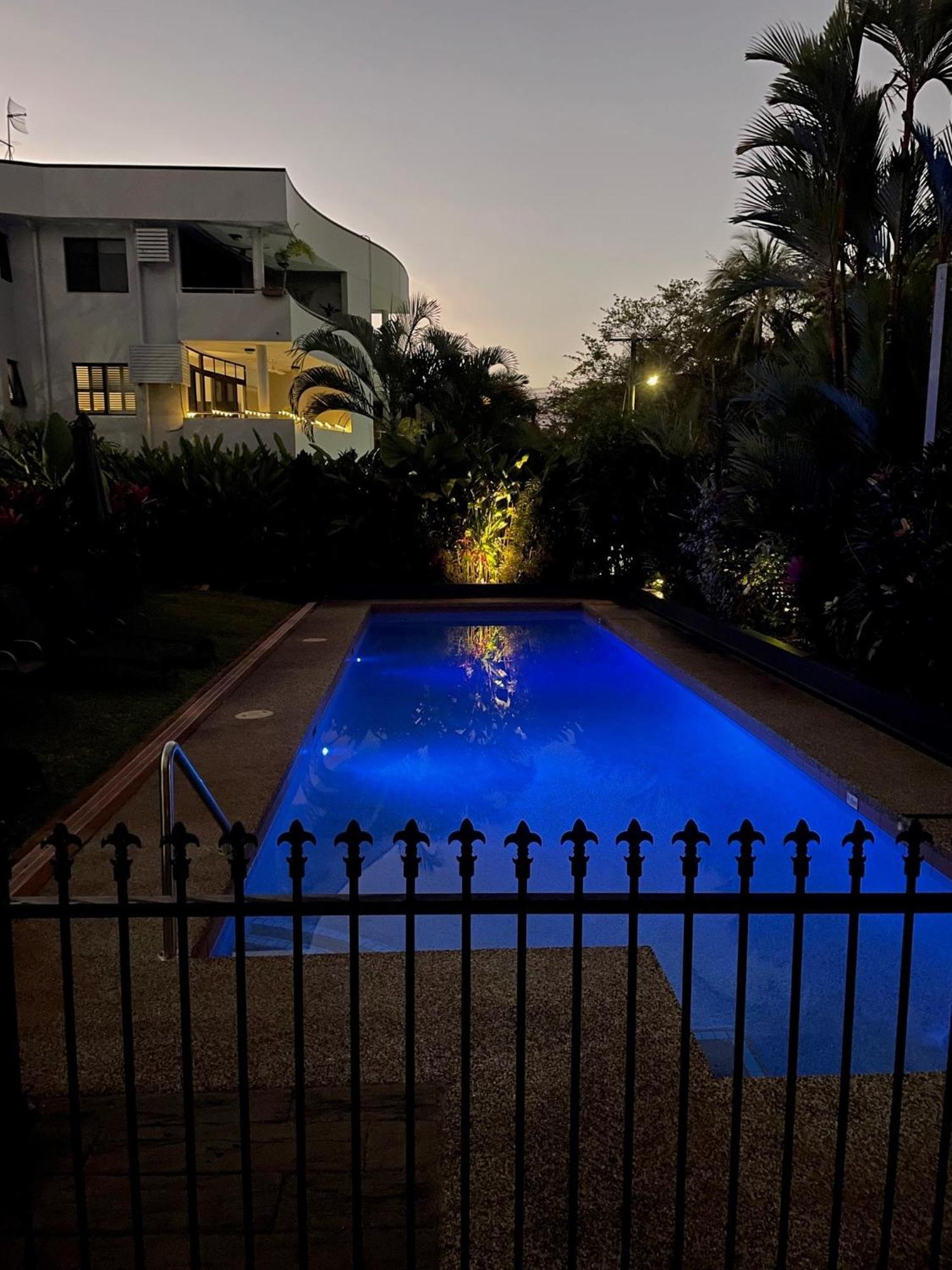 The York Beachfront Holiday Apartments Yorkeys Knob Zewnętrze zdjęcie