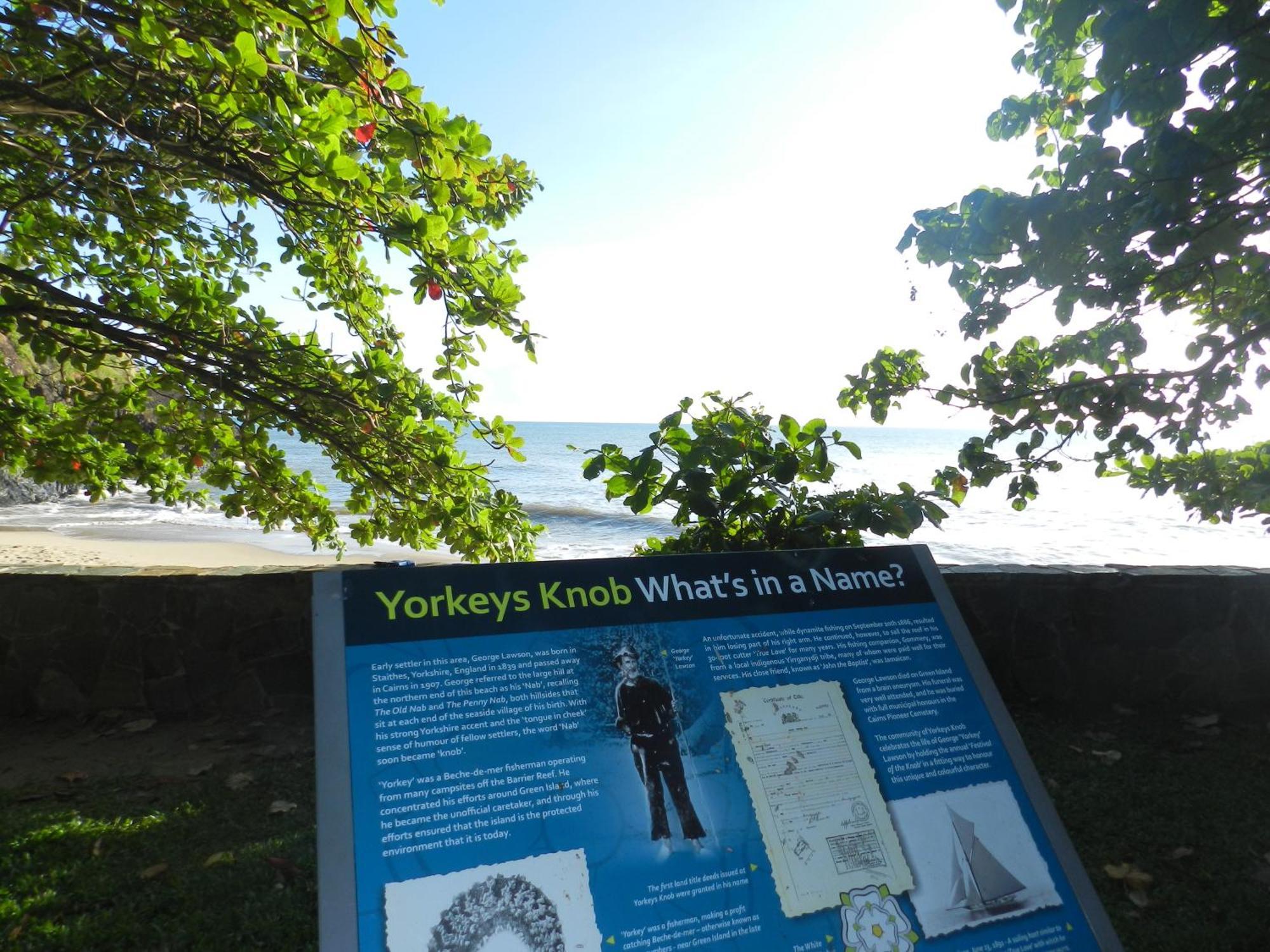 The York Beachfront Holiday Apartments Yorkeys Knob Zewnętrze zdjęcie