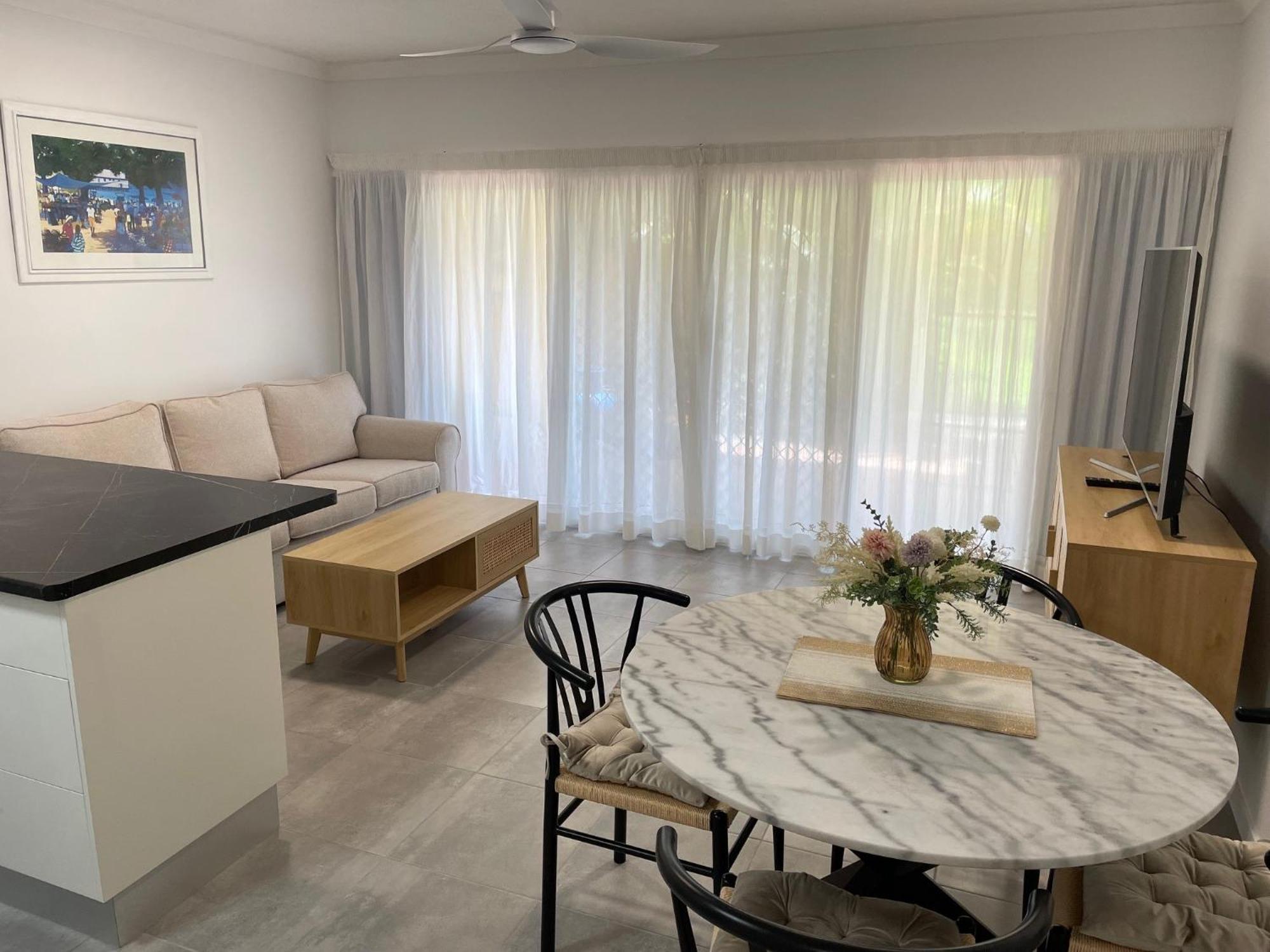 The York Beachfront Holiday Apartments Yorkeys Knob Zewnętrze zdjęcie