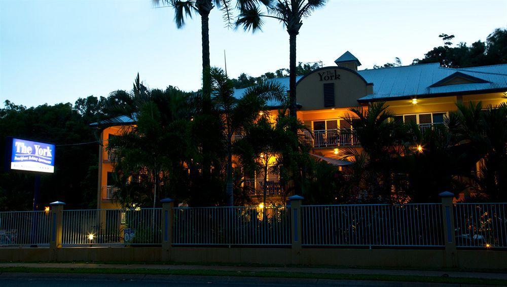 The York Beachfront Holiday Apartments Yorkeys Knob Zewnętrze zdjęcie